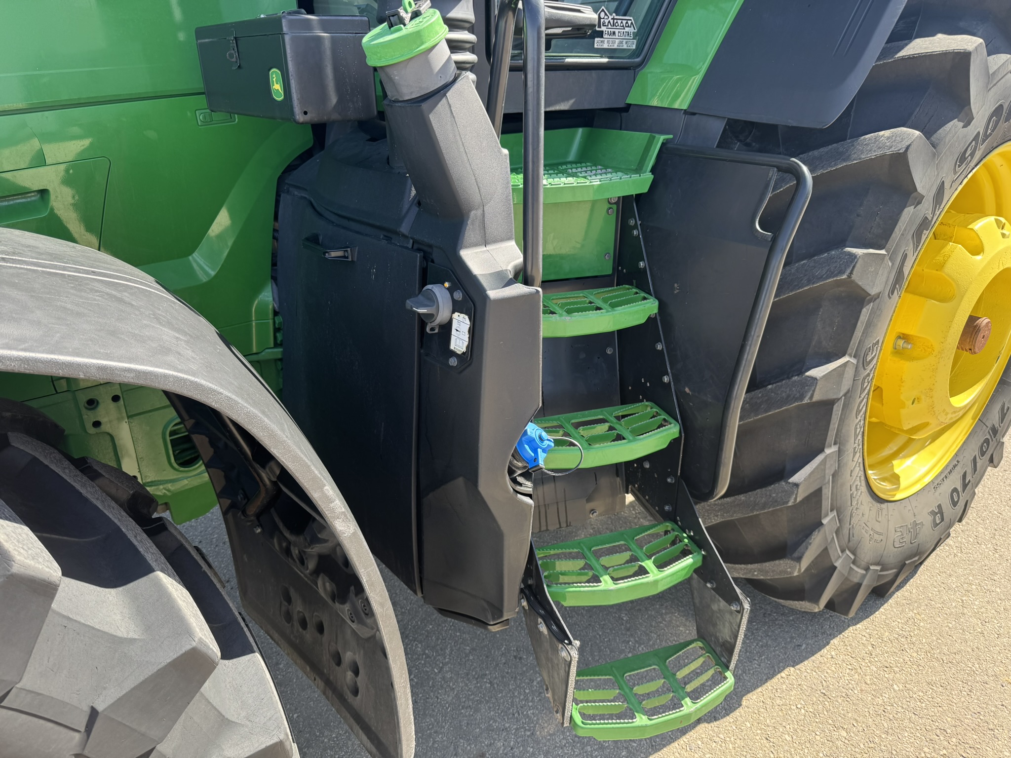 2023 John Deere 7R 230 Tractor