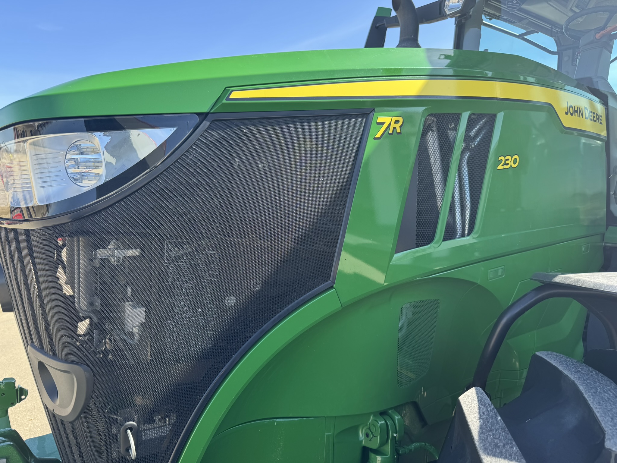 2023 John Deere 7R 230 Tractor
