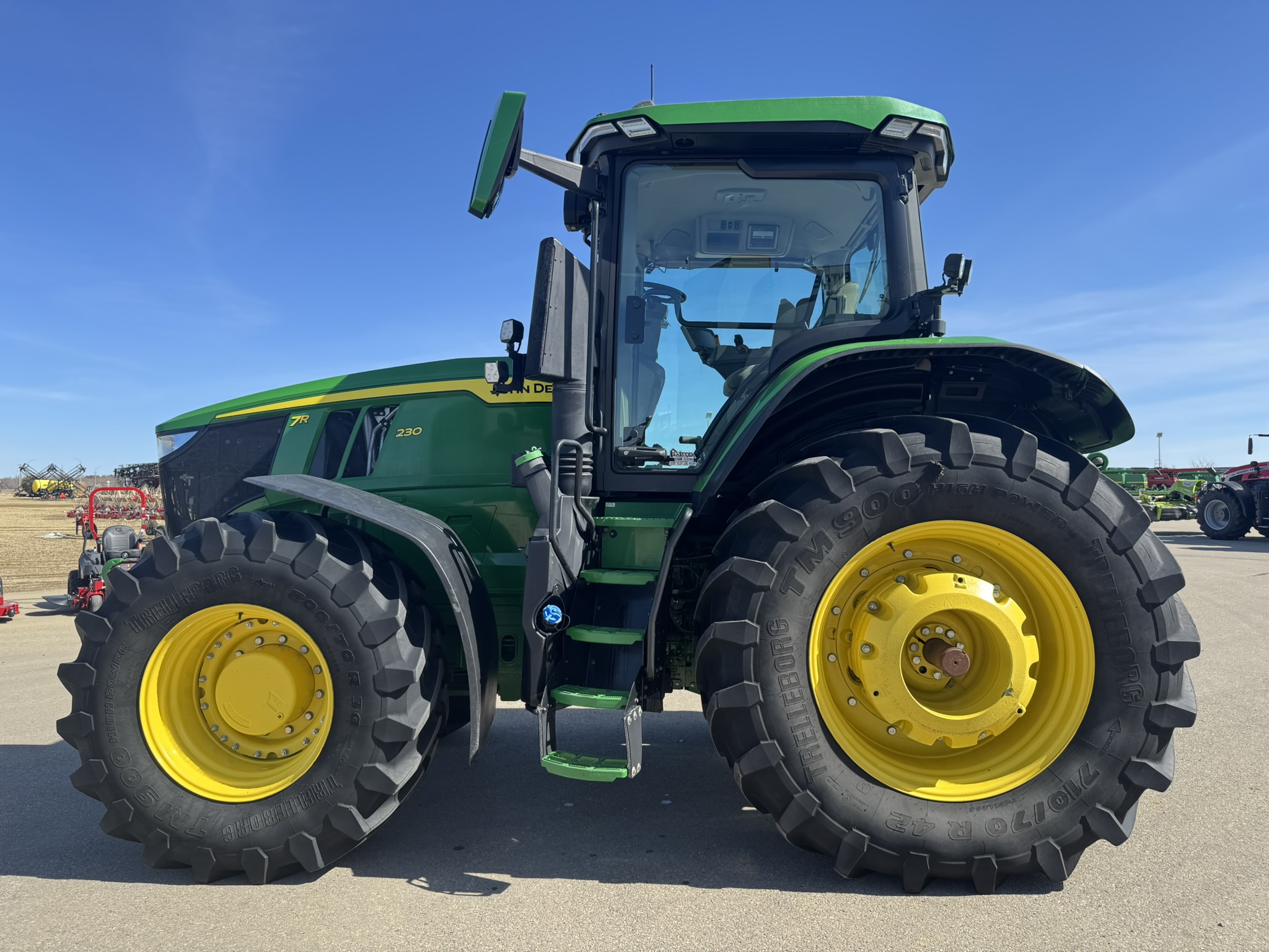 2023 John Deere 7R 230 Tractor