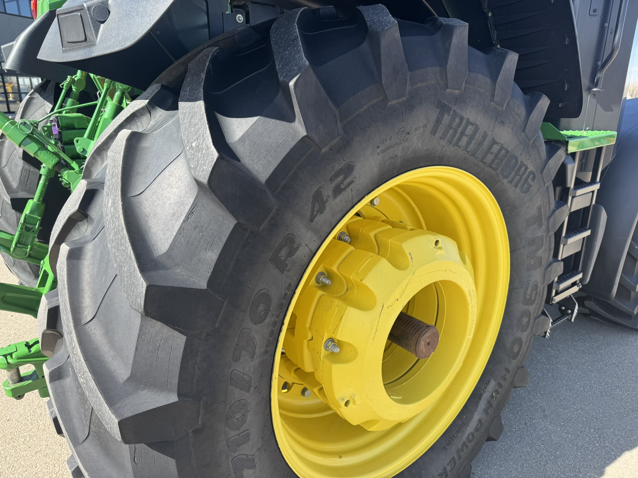 2023 John Deere 7R 230 Tractor