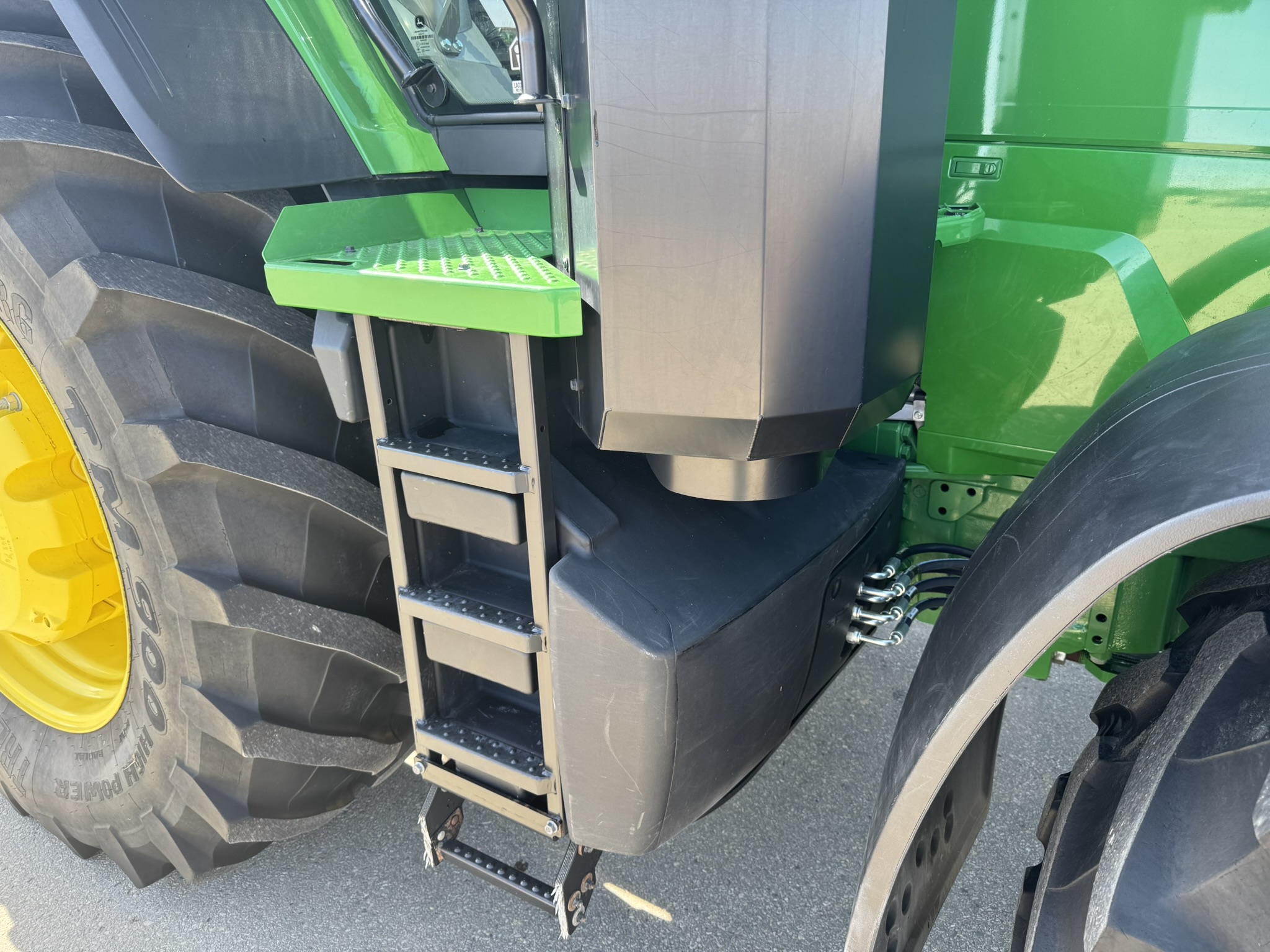 2023 John Deere 7R 230 Tractor