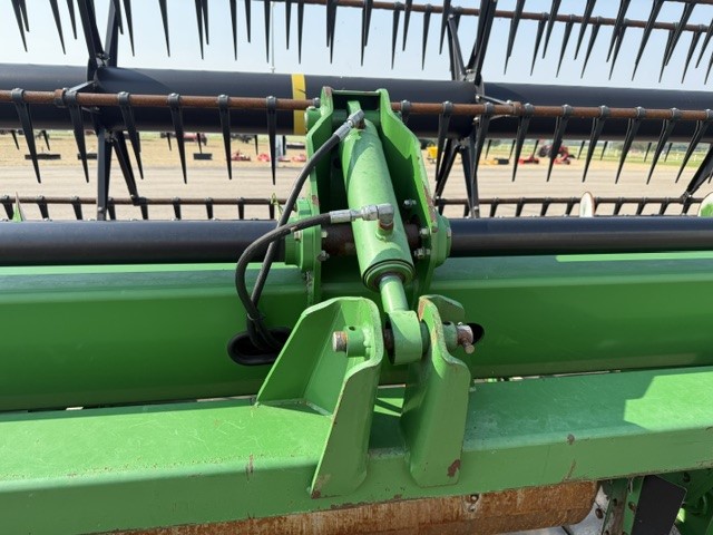 2010 John Deere 635D Header Combine
