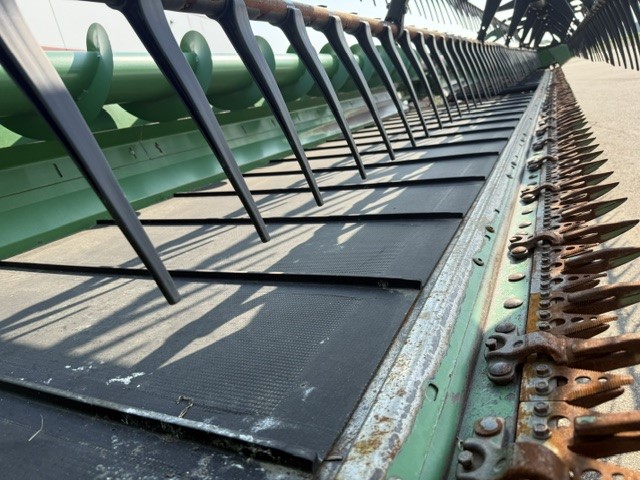 2010 John Deere 635D Header Combine