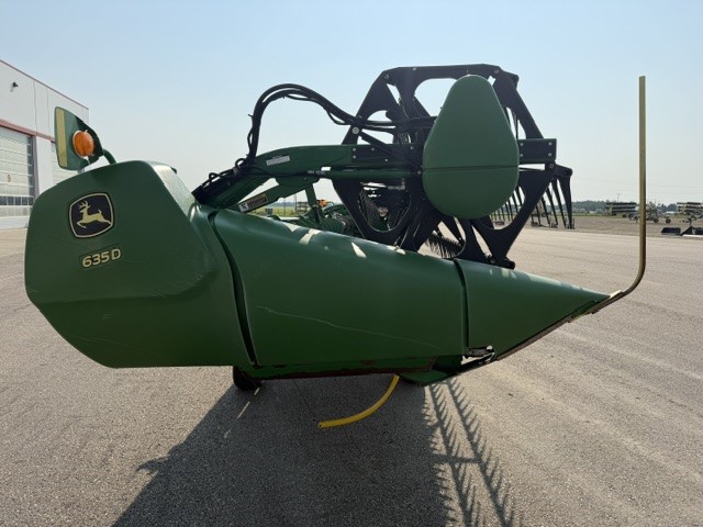 2010 John Deere 635D Header Combine