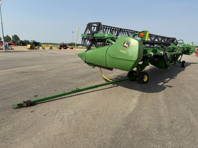 2010 John Deere 635D Header Combine