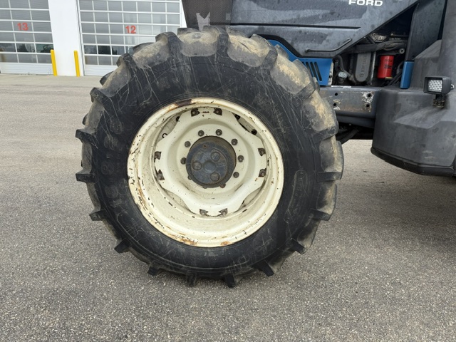 1996 New Holland 8670 Tractor