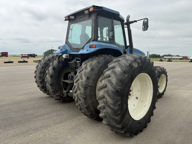 1996 New Holland 8670 Tractor