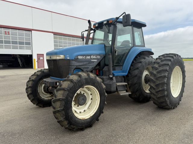 1996 New Holland 8670 Tractor