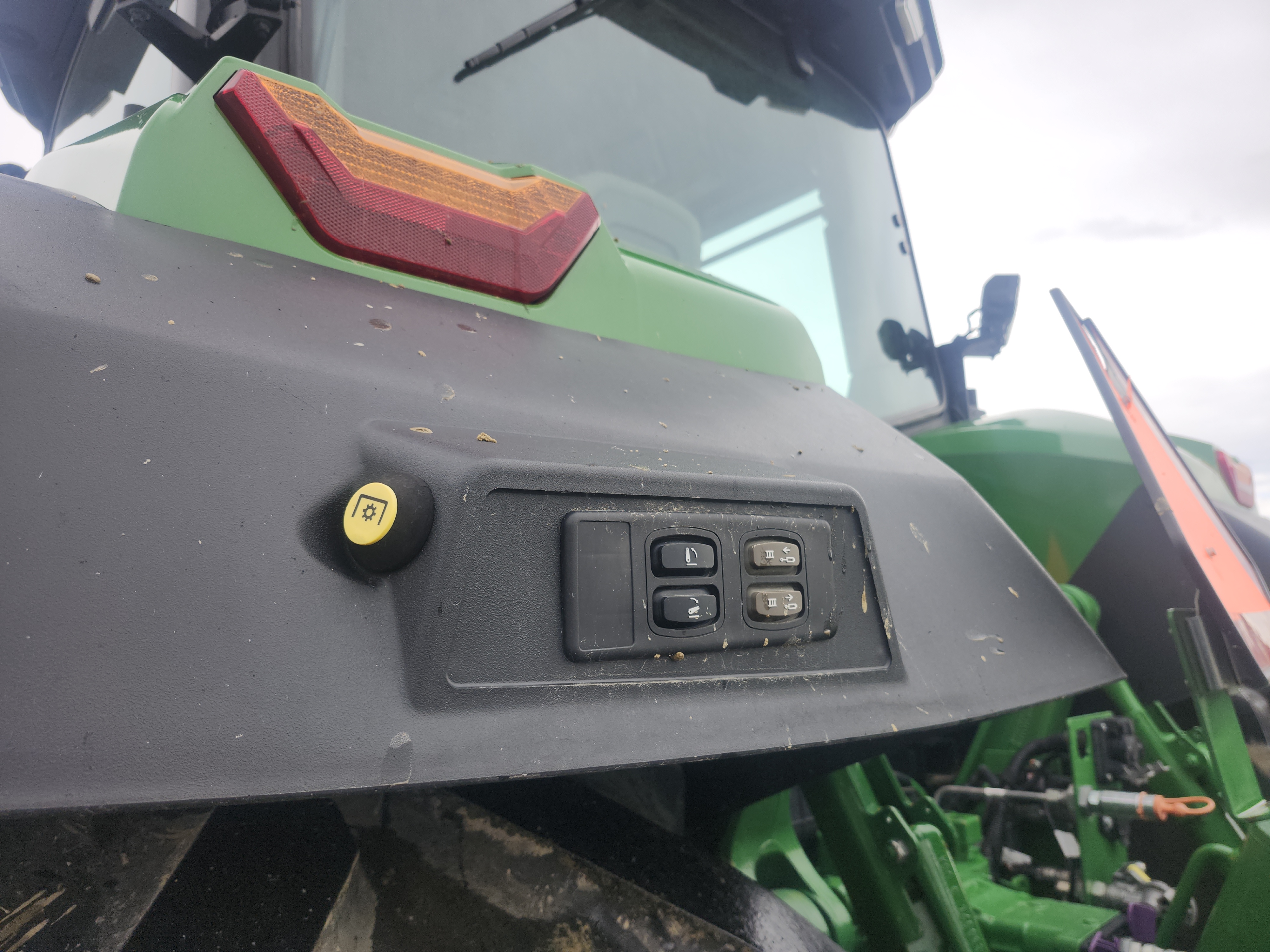 2021 John Deere 8R 310 Tractor