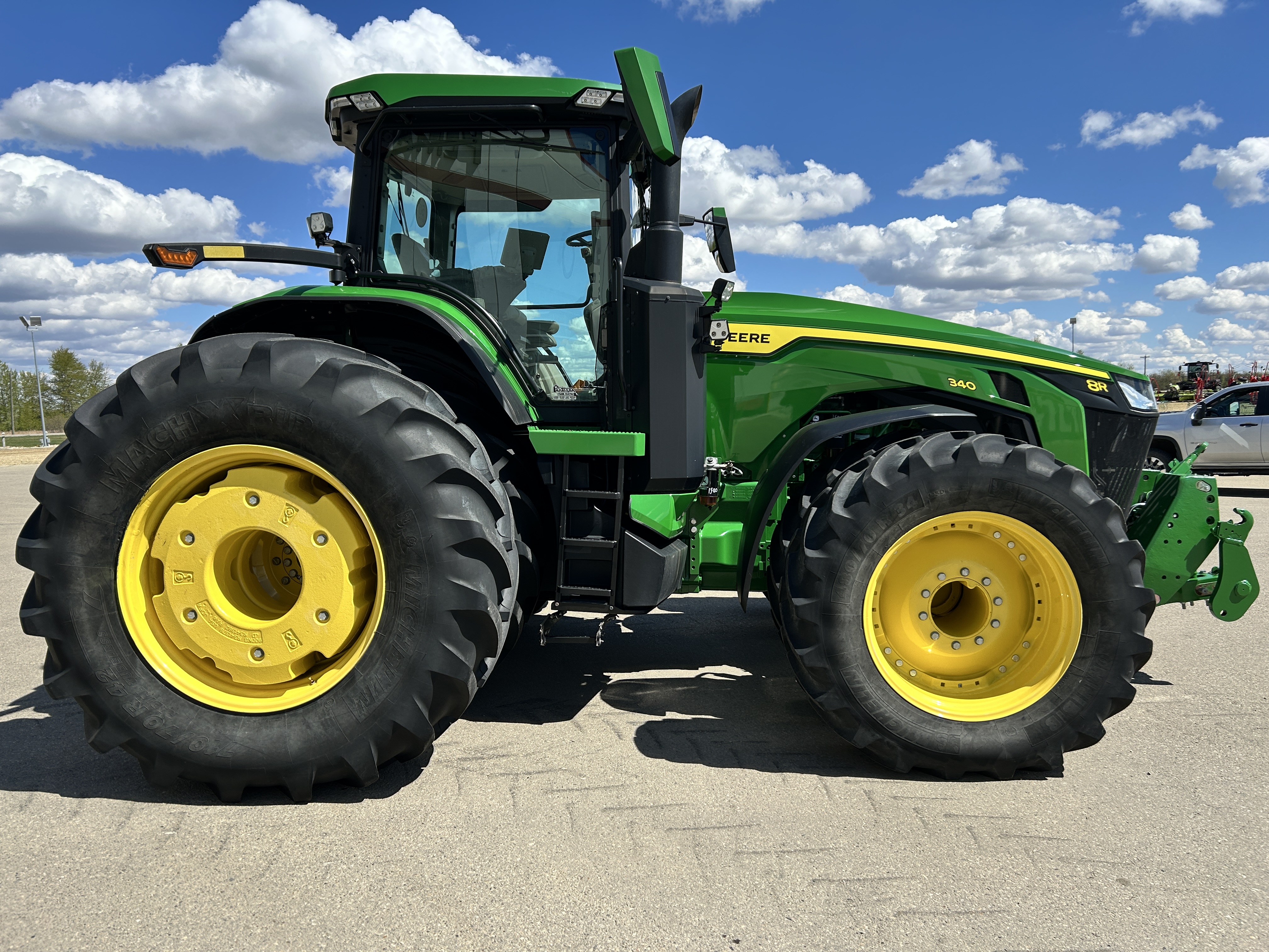 2022 John Deere 8R 340 Tractor