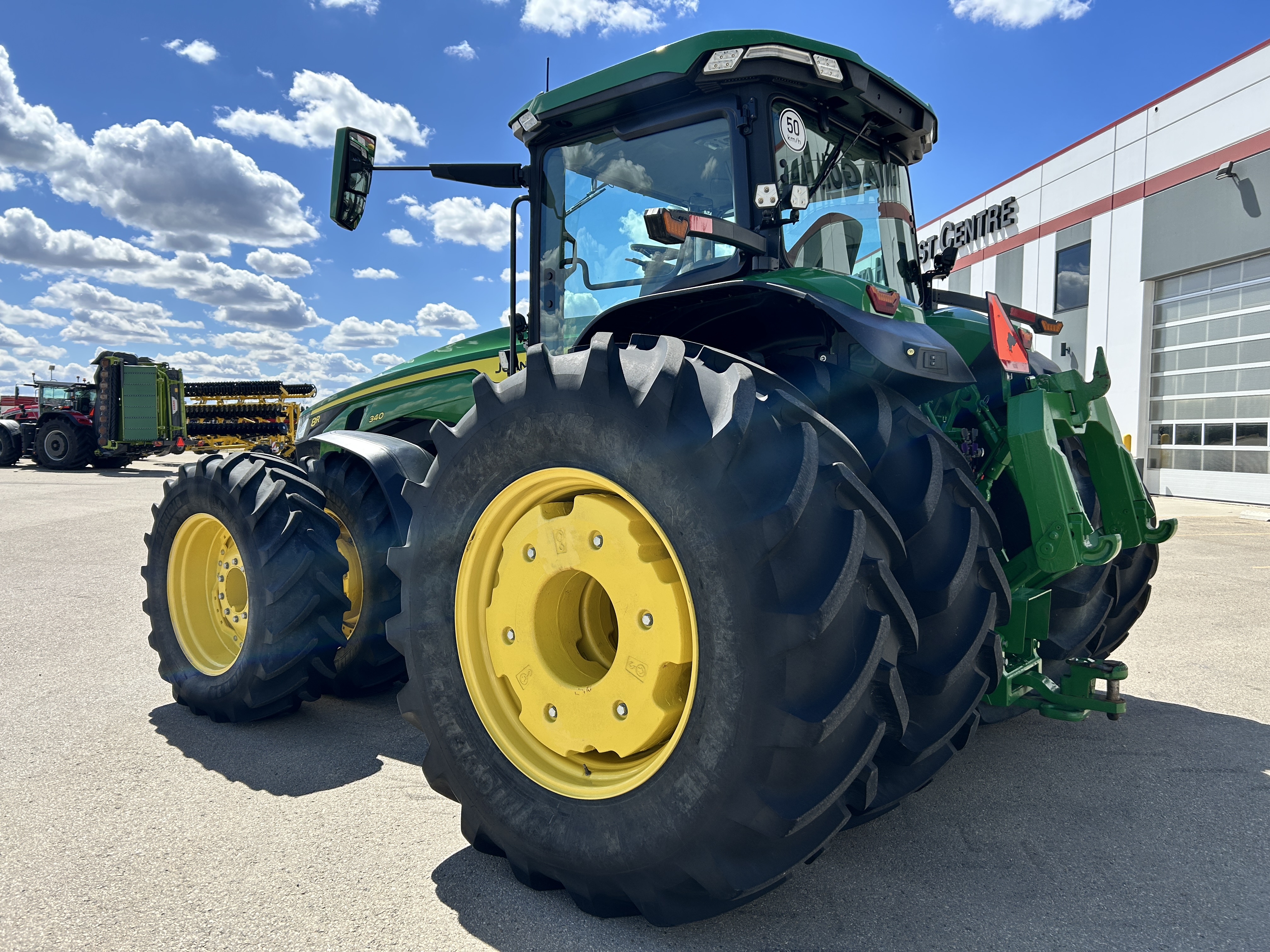 2022 John Deere 8R 340 Tractor