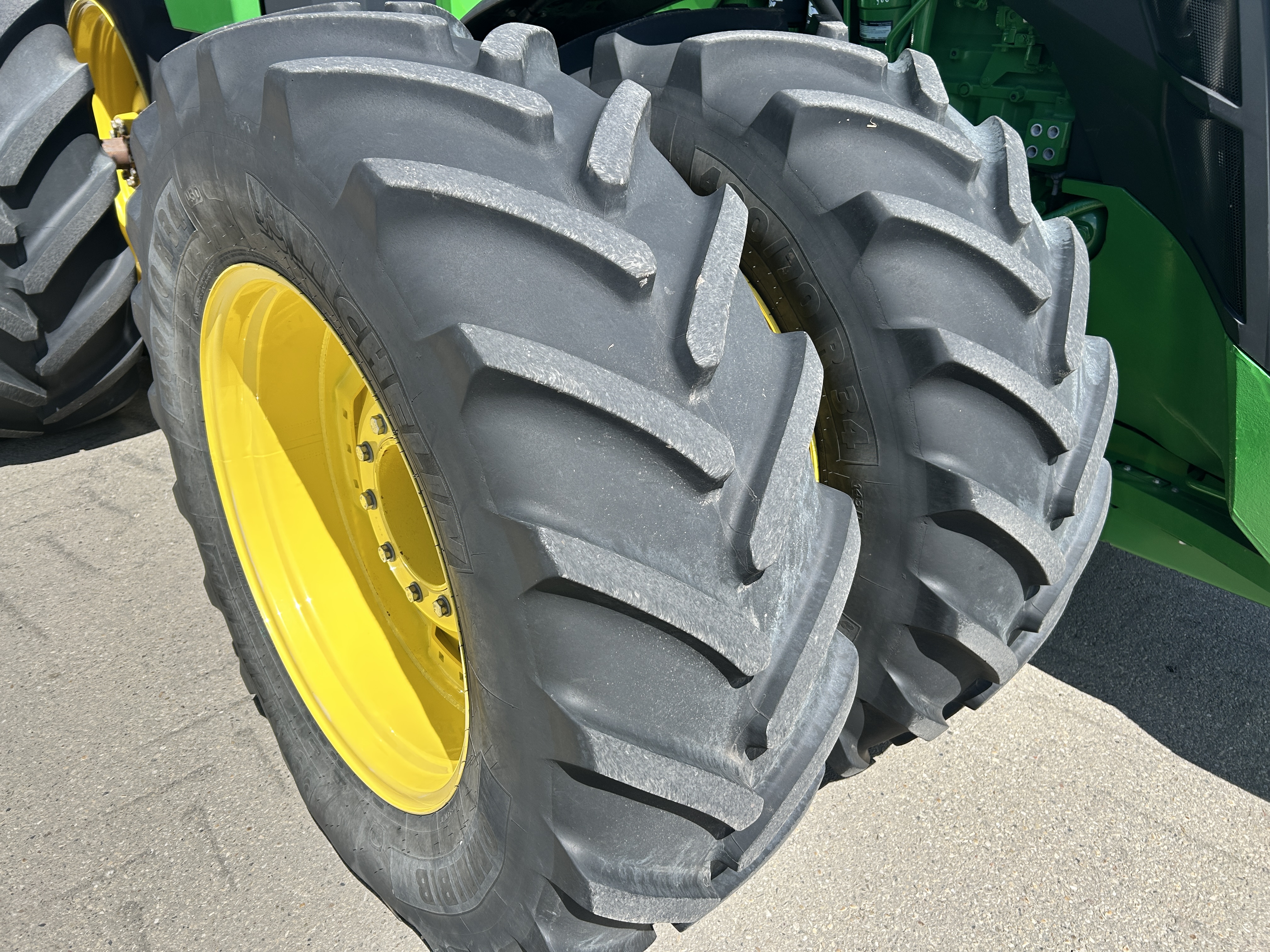 2022 John Deere 8R 340 Tractor