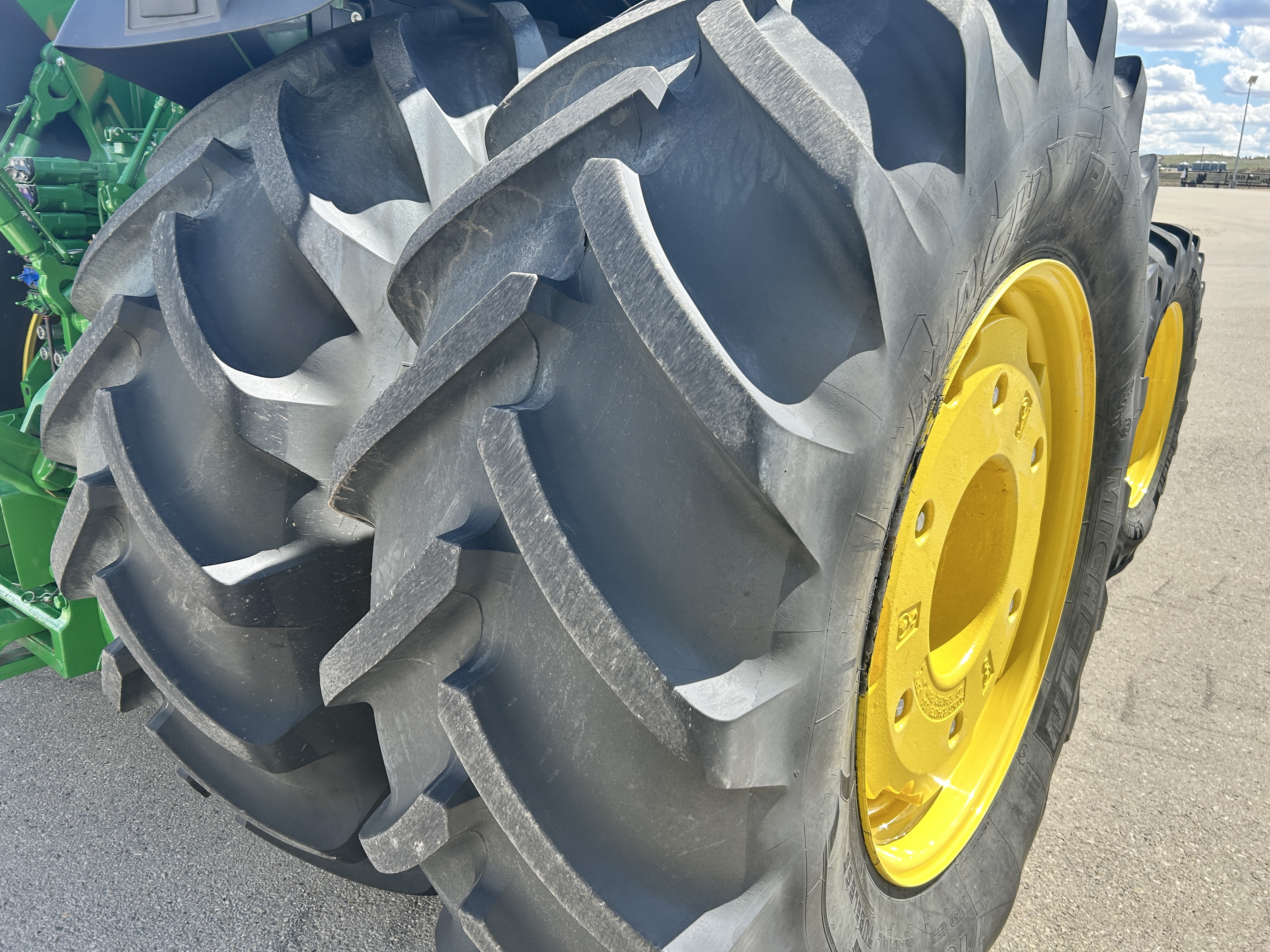 2022 John Deere 8R 340 Tractor