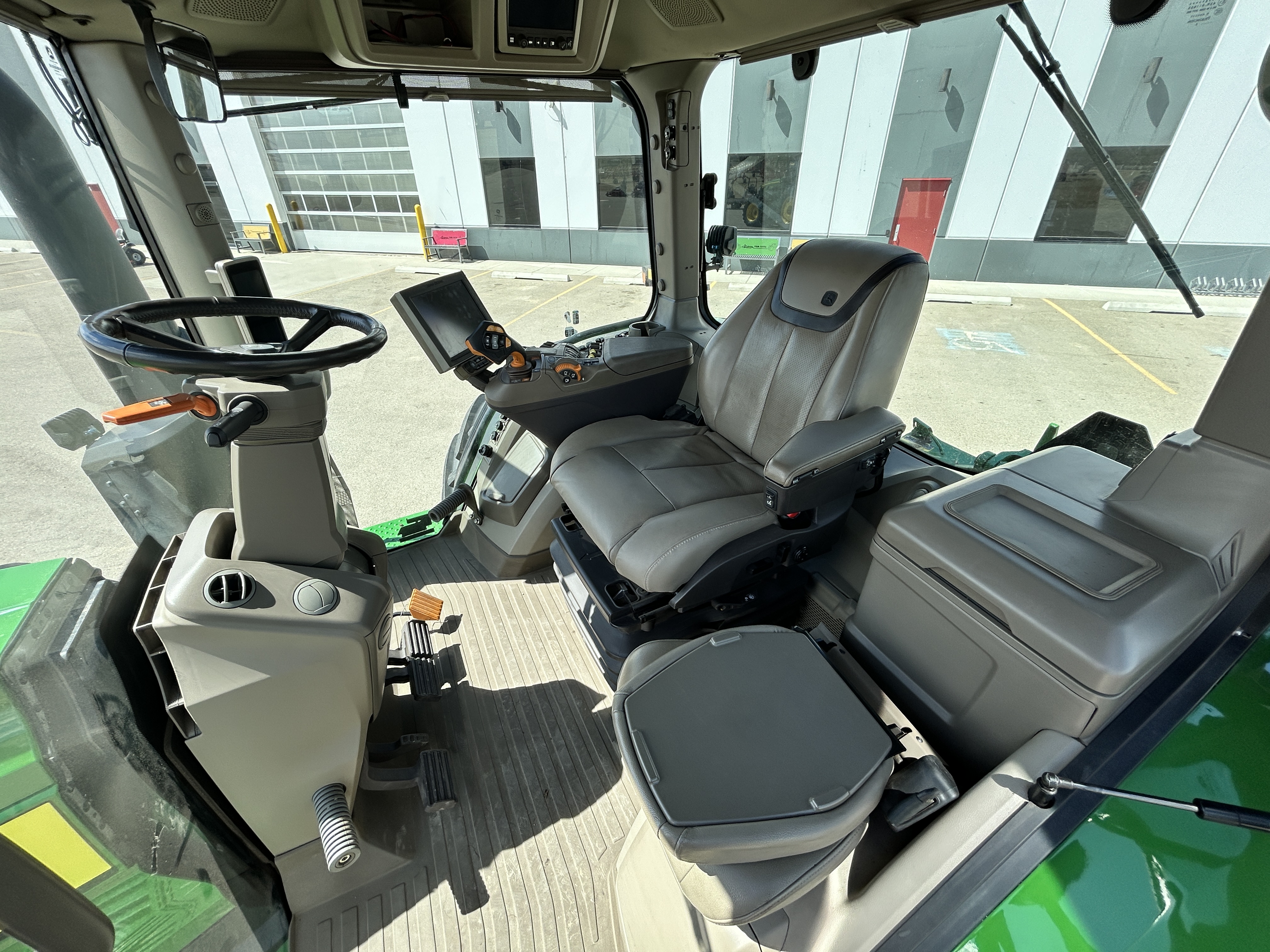 2022 John Deere 8R 340 Tractor