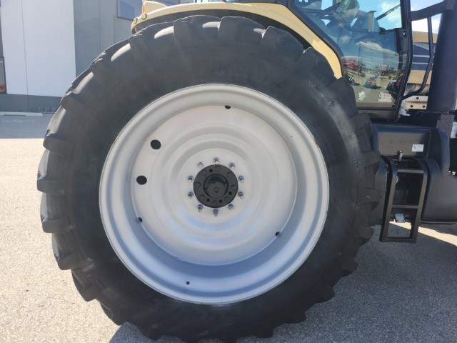 2005 Challenger MT665B Tractor
