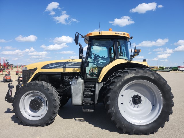 2005 Challenger MT665B Tractor