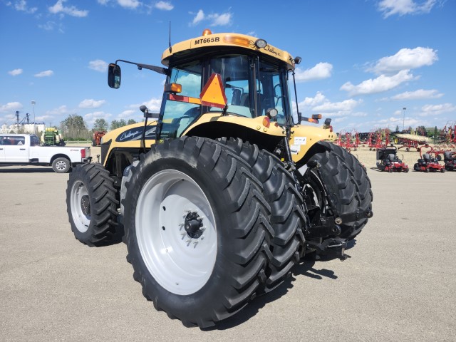 2005 Challenger MT665B Tractor