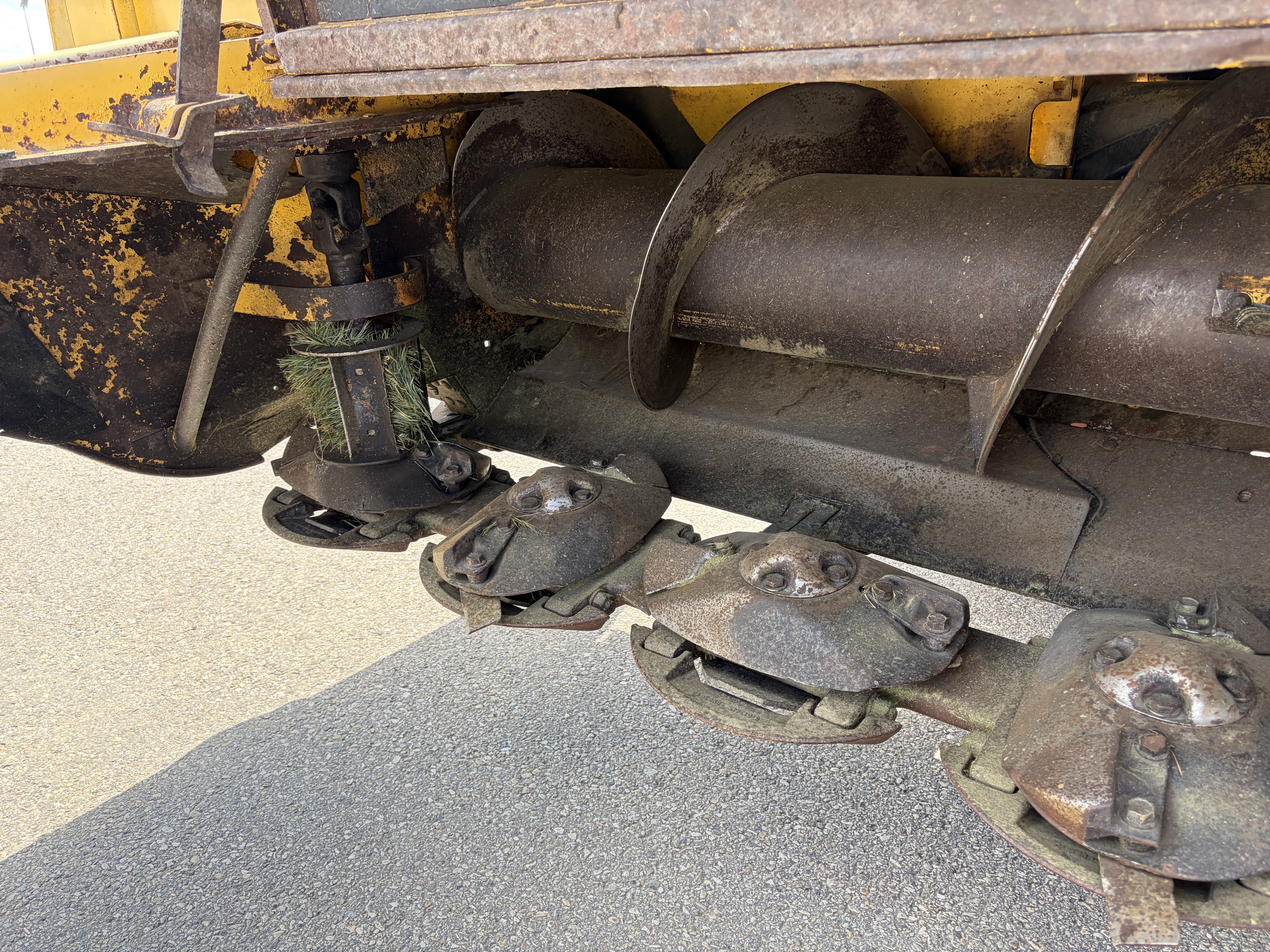 2002 New Holland HW340 Windrower