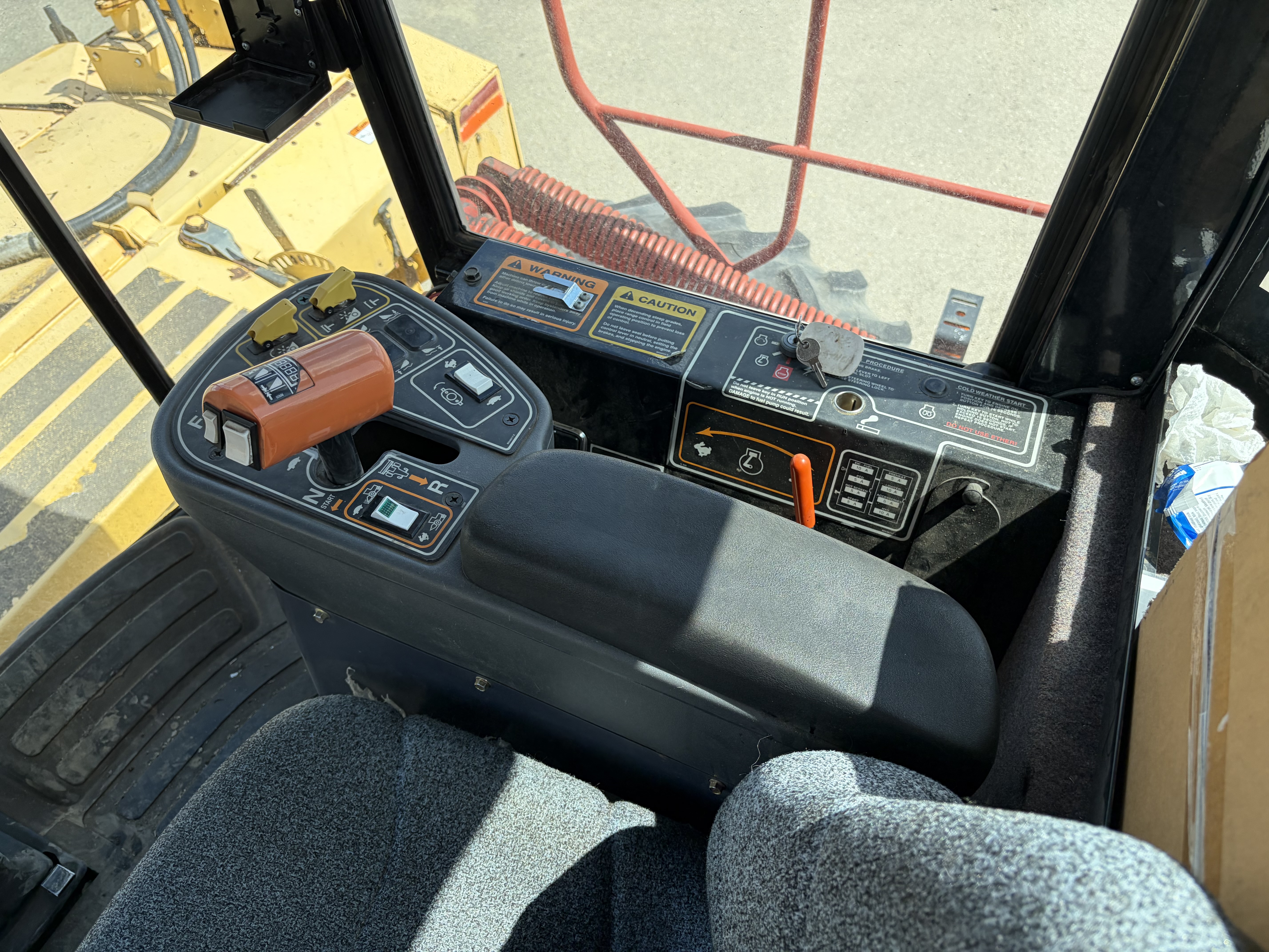 2002 New Holland HW340 Windrower