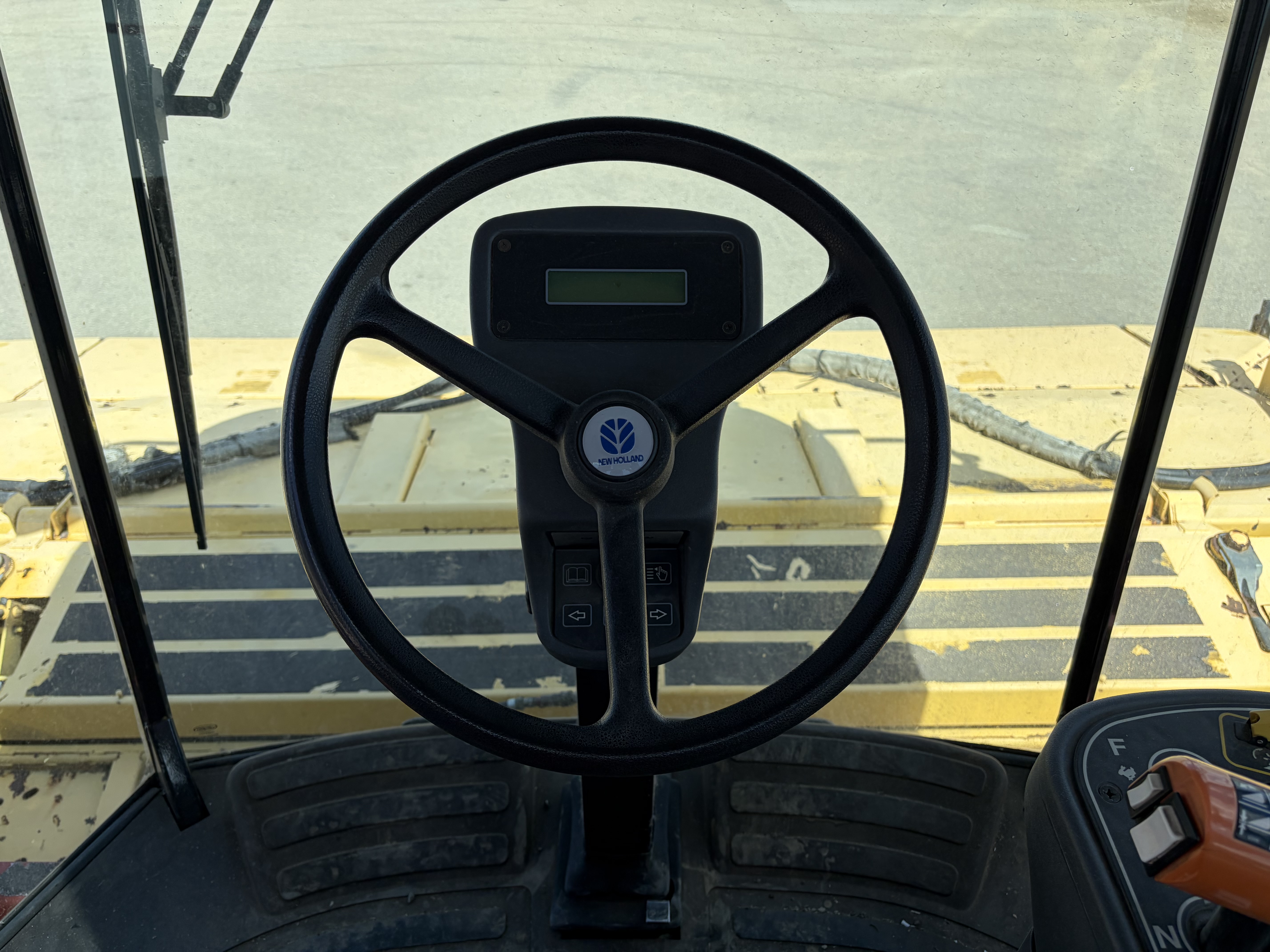 2002 New Holland HW340 Windrower