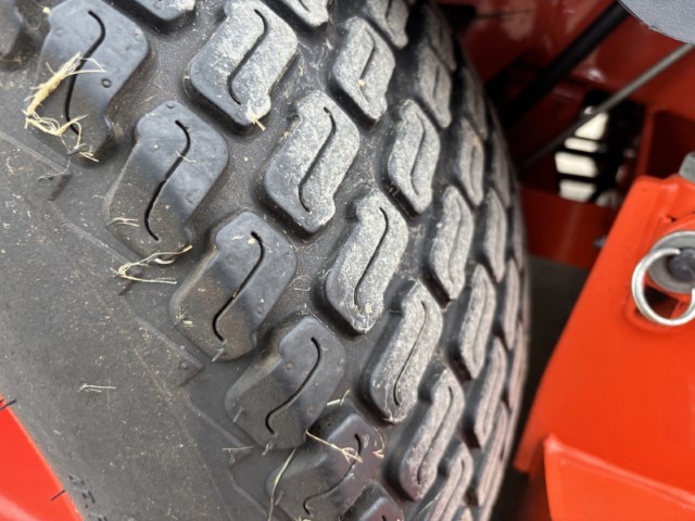 Kubota Z275KH Mower/Zero Turn