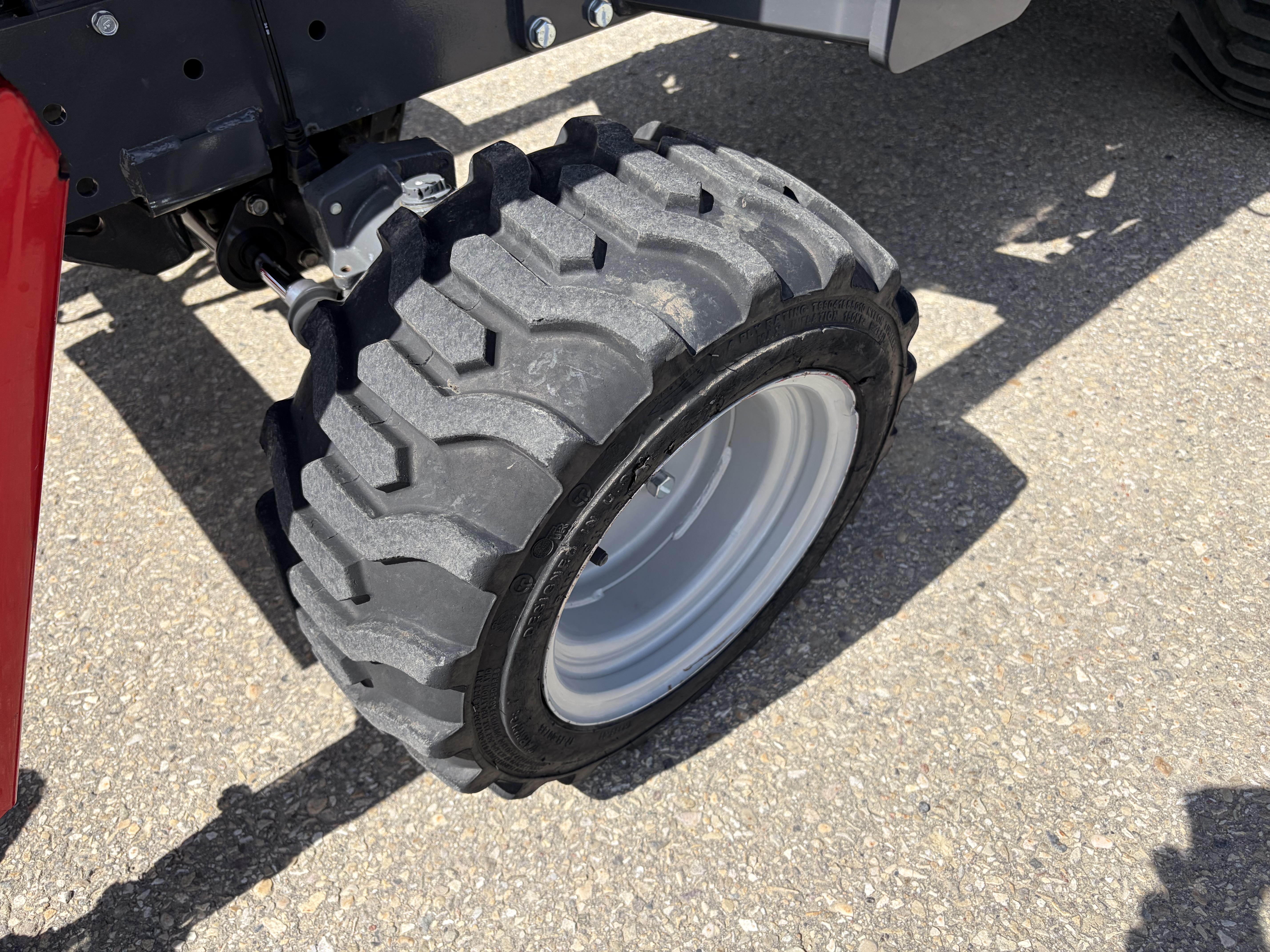 2020 Massey Ferguson GC1723EB Tractor