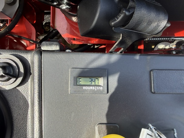 2023 Ferris ISX2200 28 Mower/Zero Turn