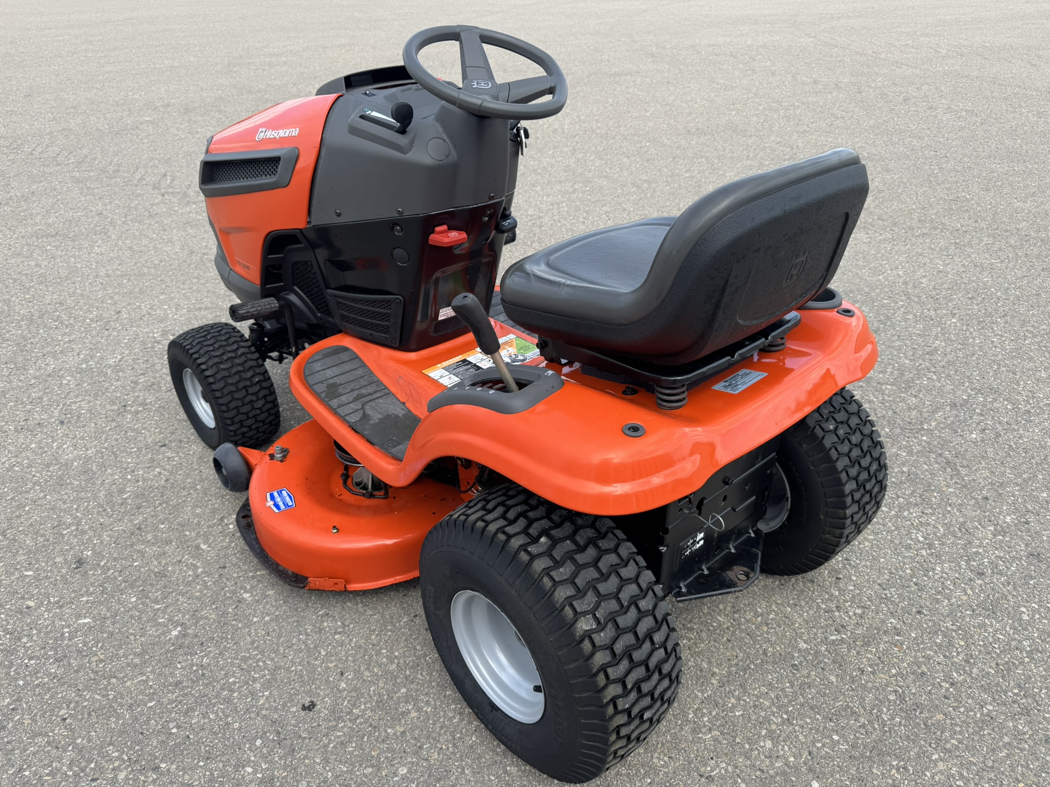 2014 Husqvarna YTA18542 Mower/Riding
