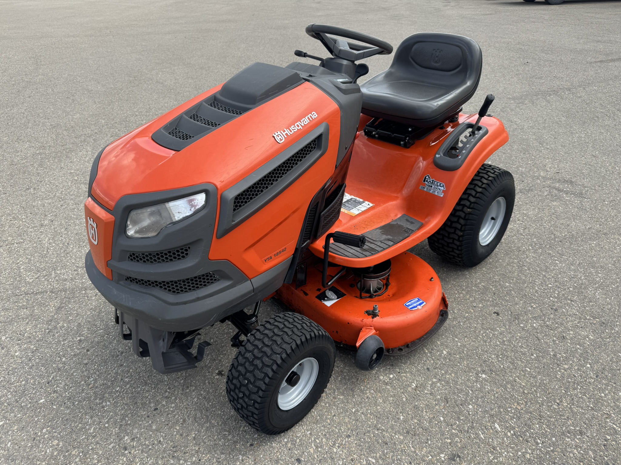 2014 Husqvarna YTA18542 Mower/Riding