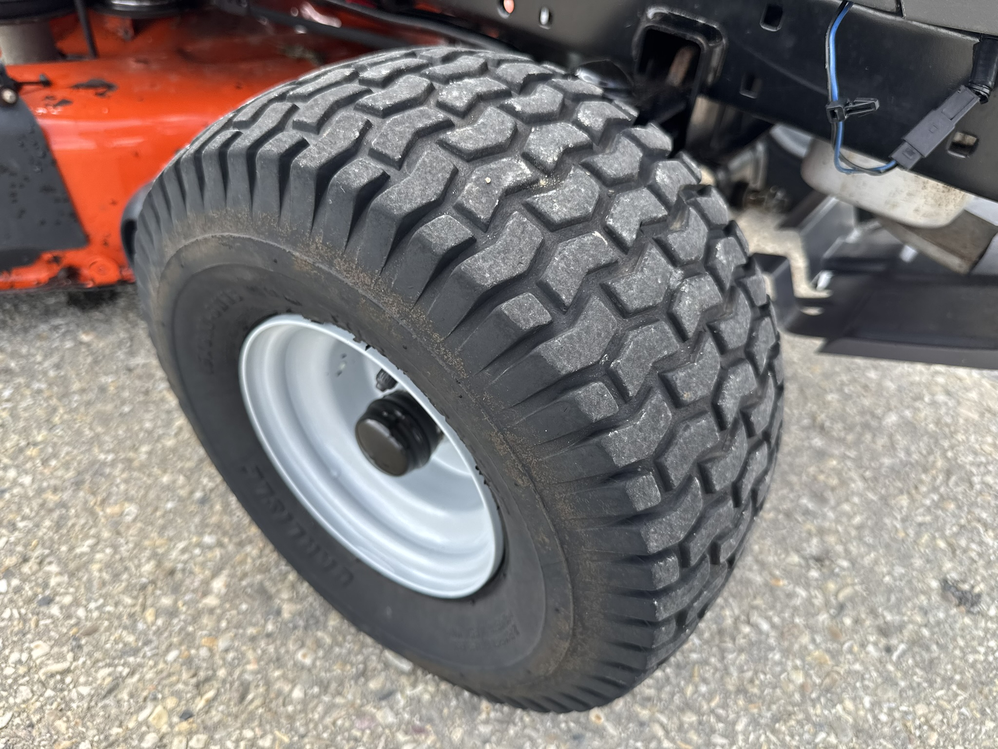 2014 Husqvarna YTA18542 Mower/Riding