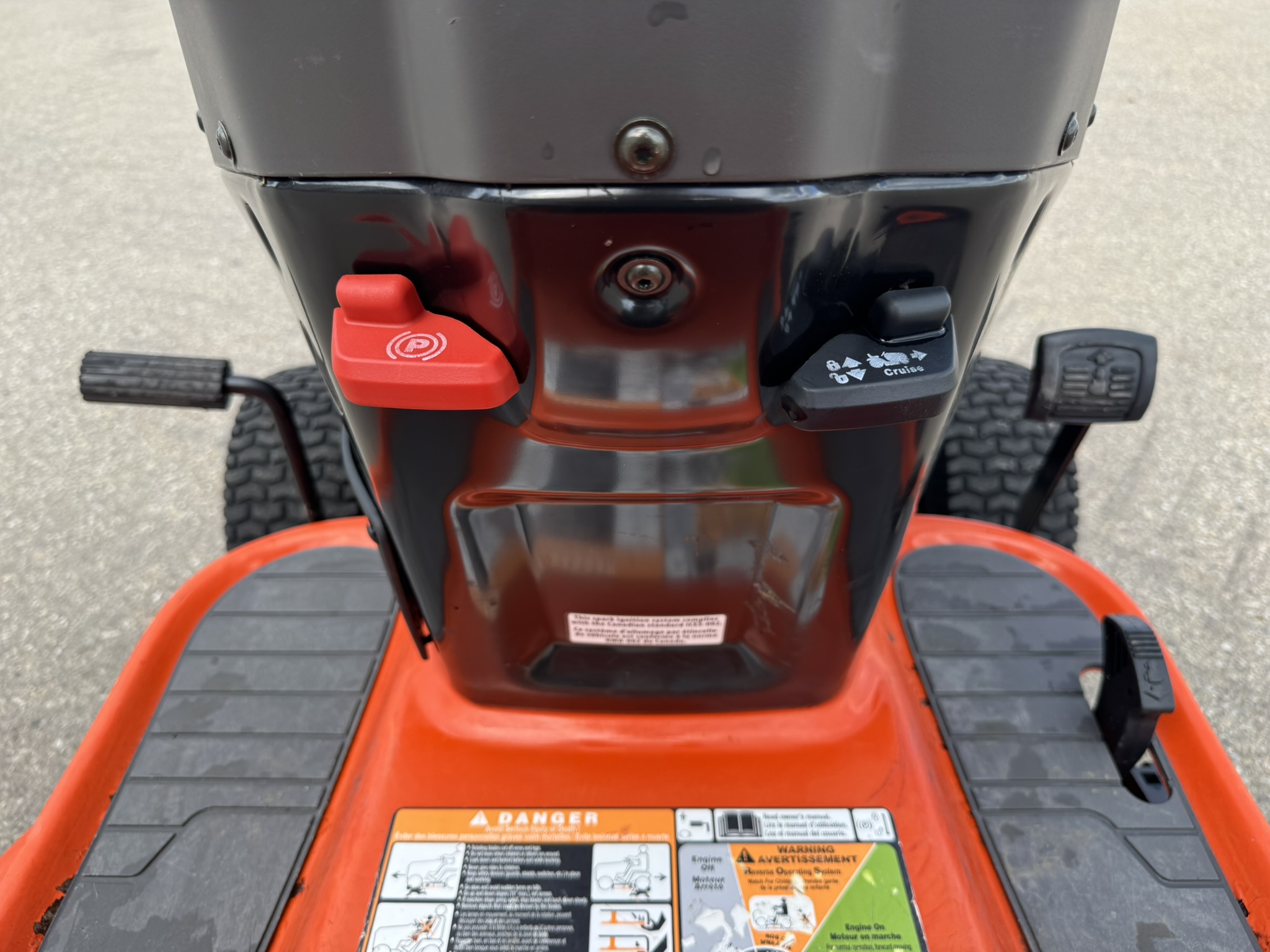 2014 Husqvarna YTA18542 Mower/Riding