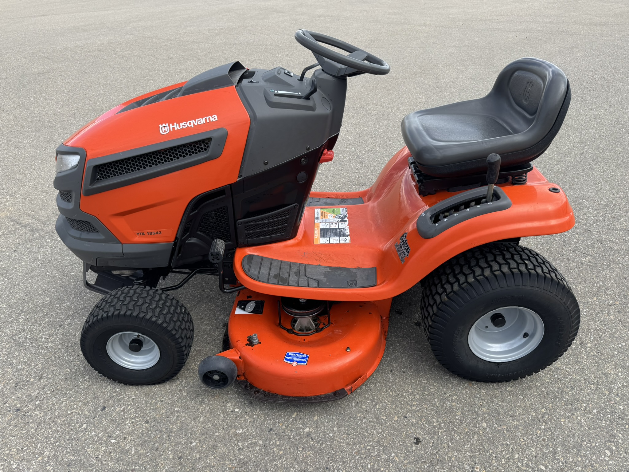 2014 Husqvarna YTA18542 Mower/Riding