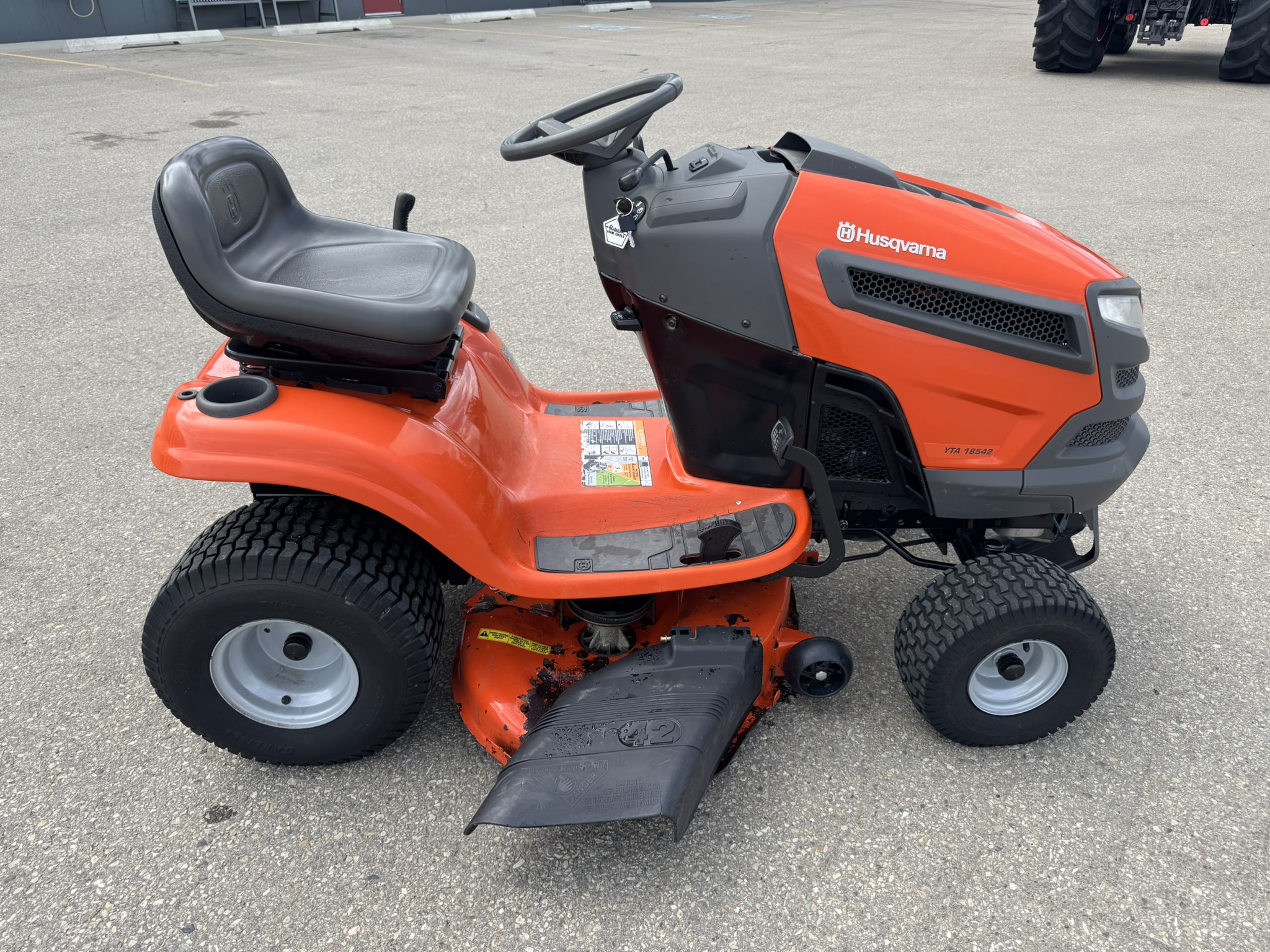 2014 Husqvarna YTA18542 Mower/Riding