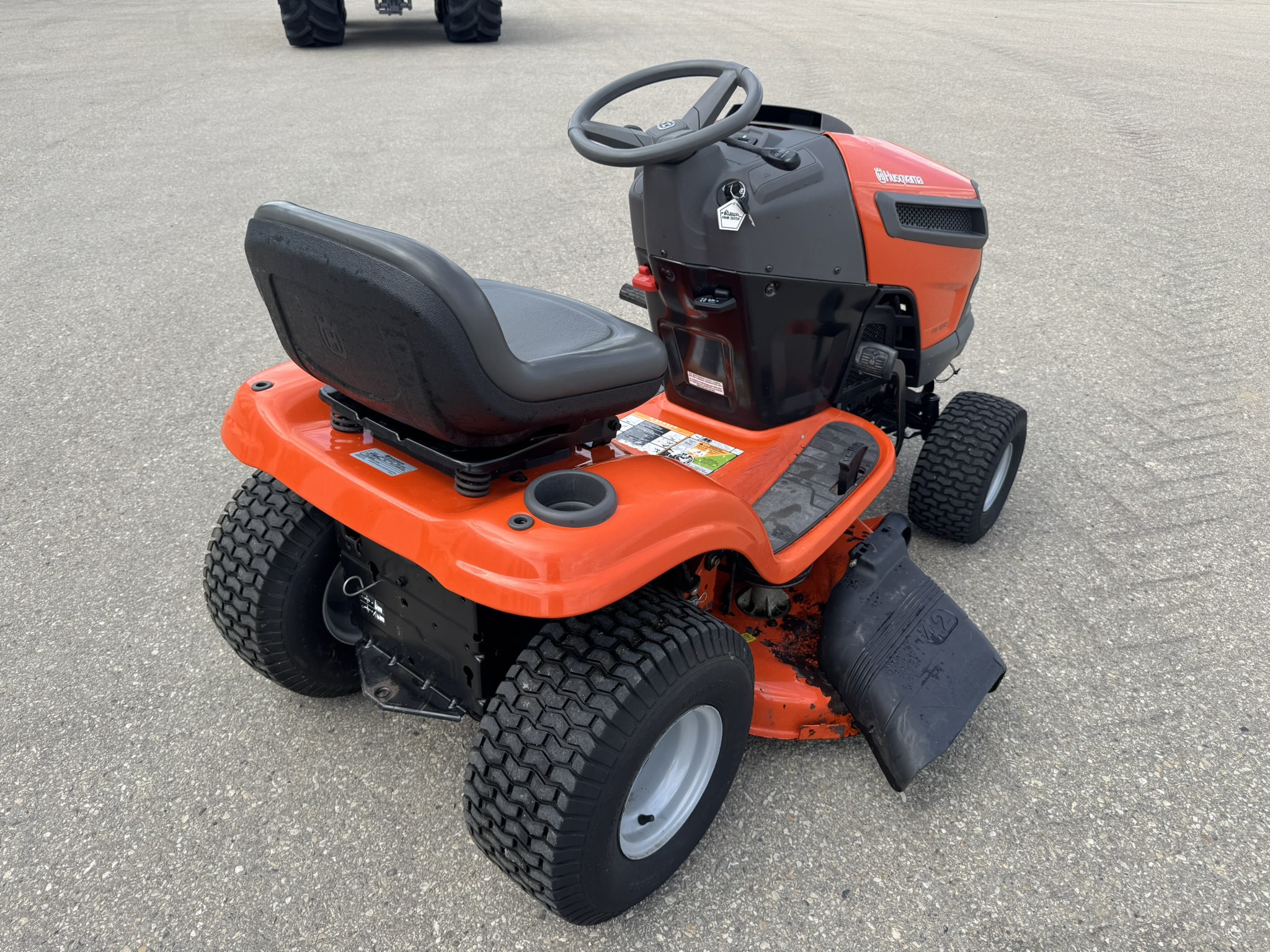 2014 Husqvarna YTA18542 Mower/Riding
