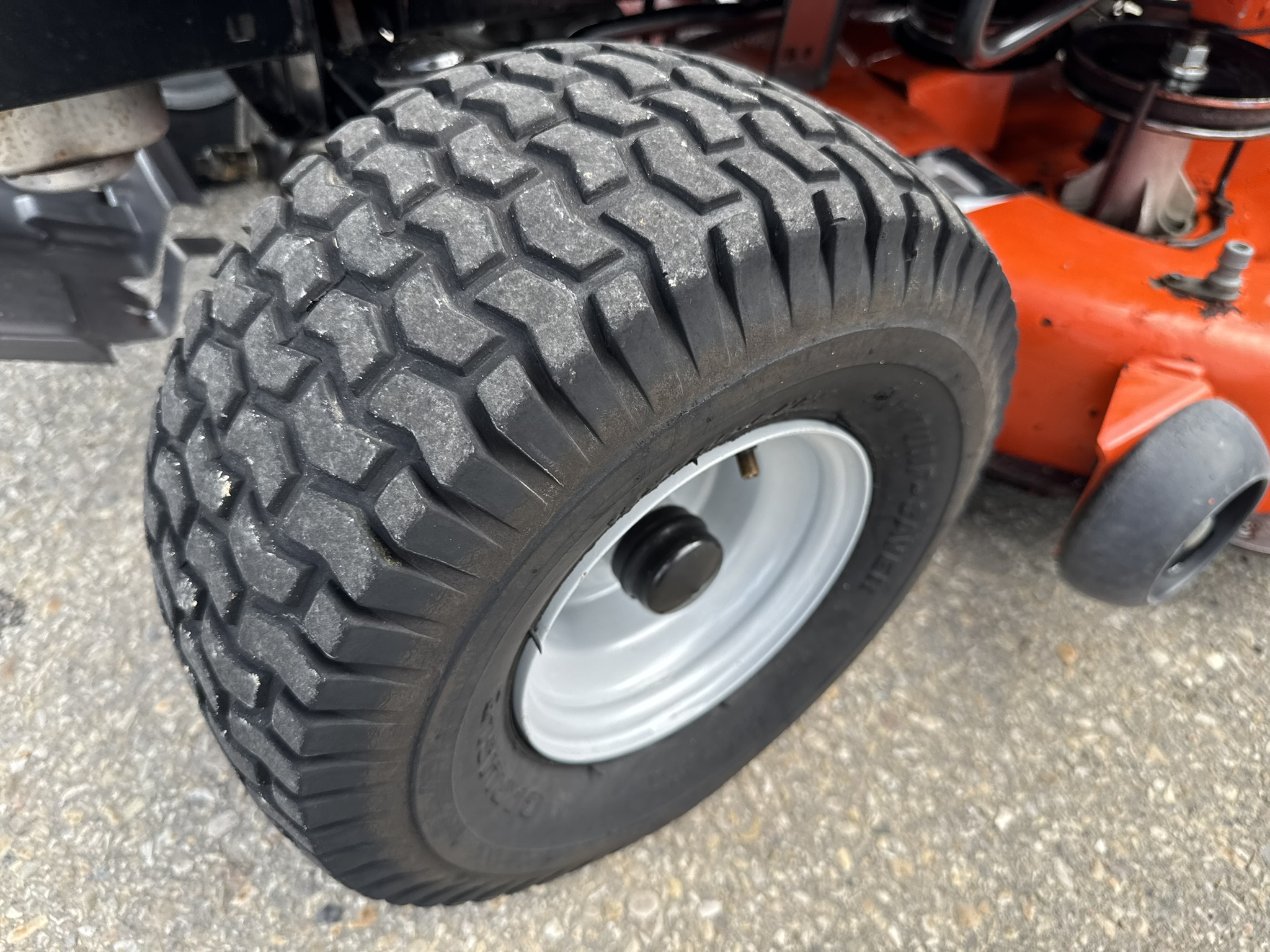 2014 Husqvarna YTA18542 Mower/Riding