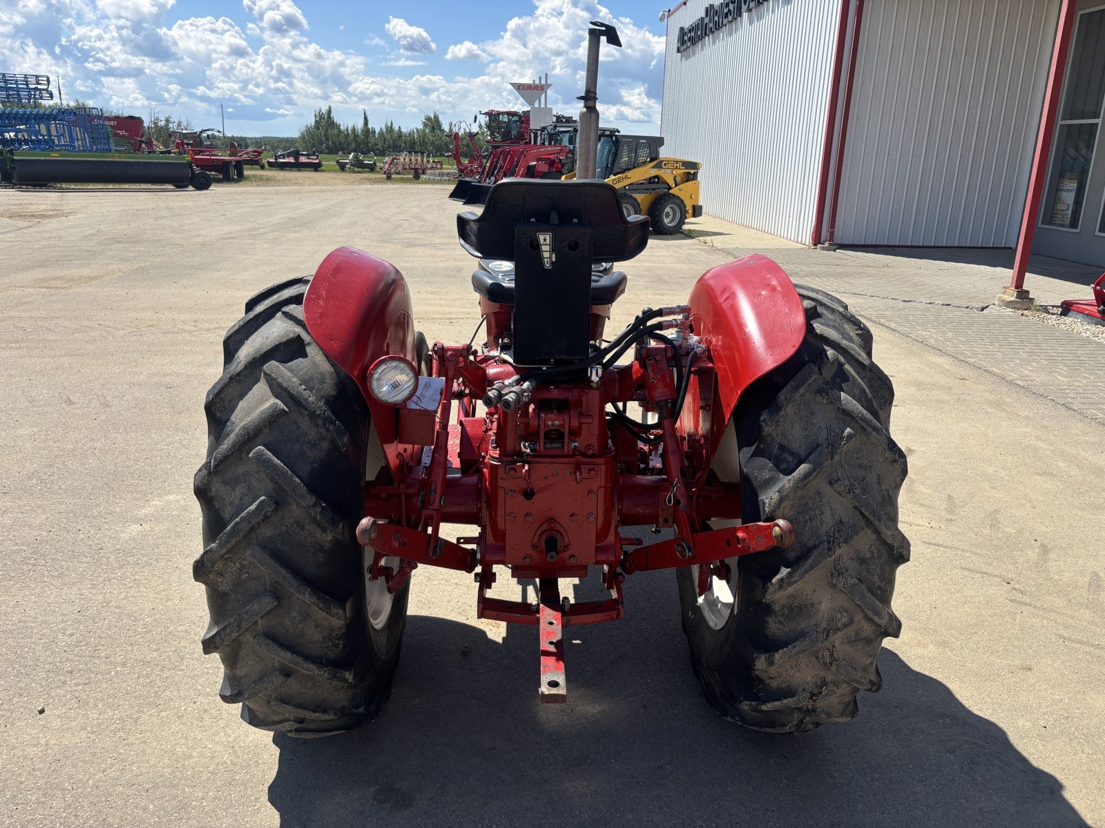 1968 International 444 Tractor
