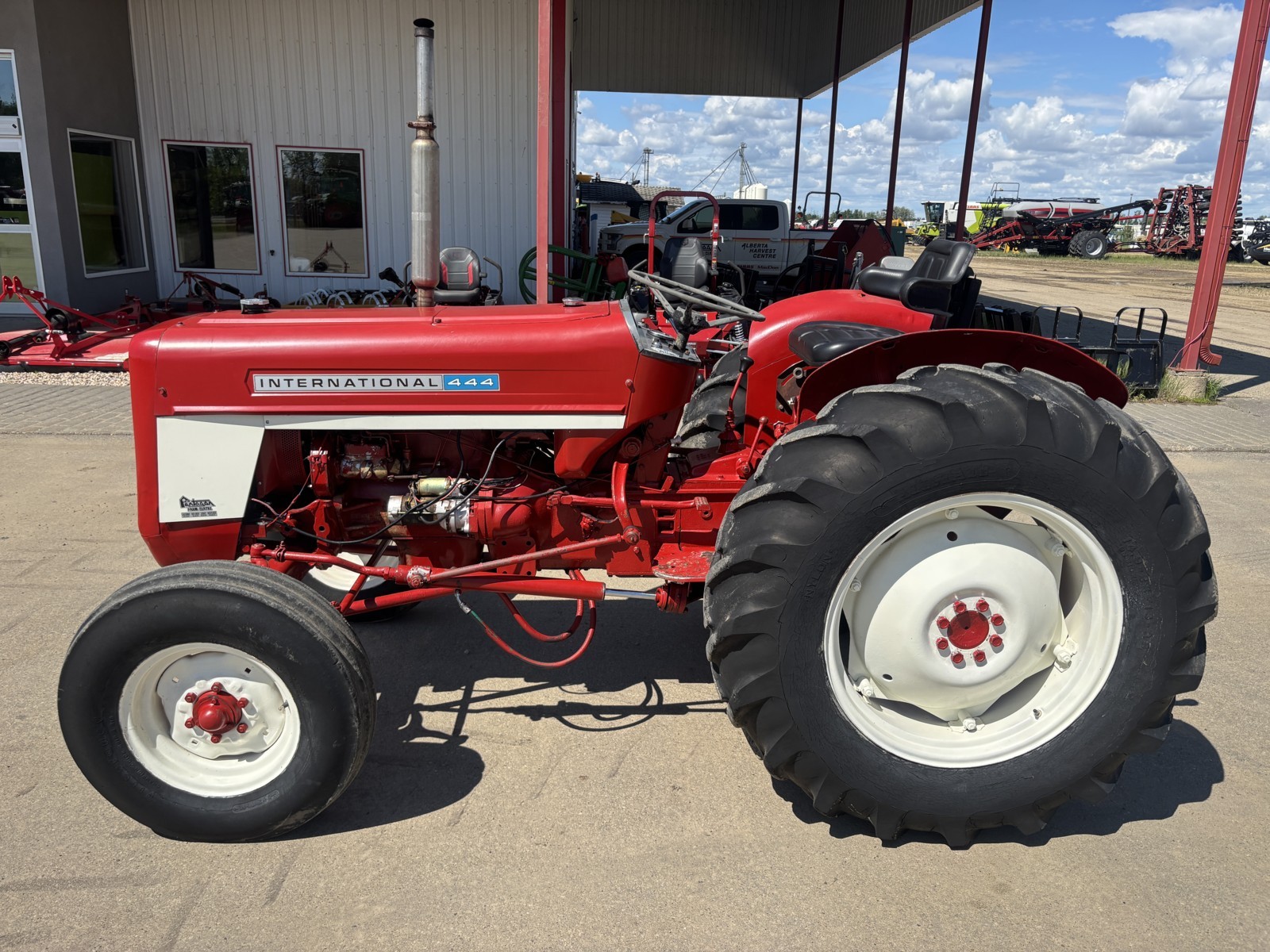 1968 International 444 Tractor
