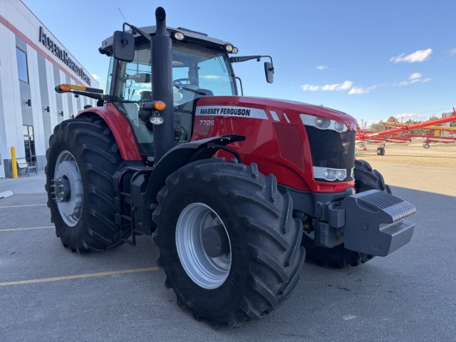 2017 Massey Ferguson 7726 Tractor