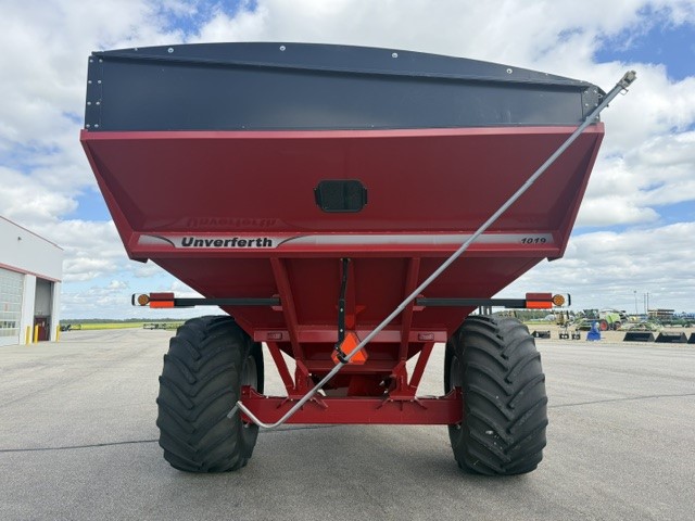 2019 Unverferth 1019 Grain Cart
