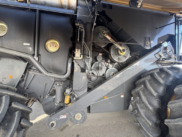 2016 CLAAS 760 Combine
