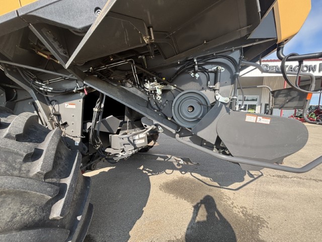 2016 CLAAS 760 Combine
