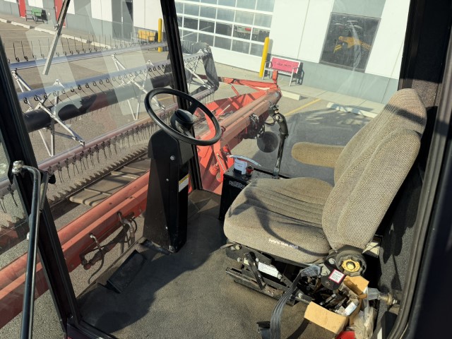 1999 Massey Ferguson 220II Windrower