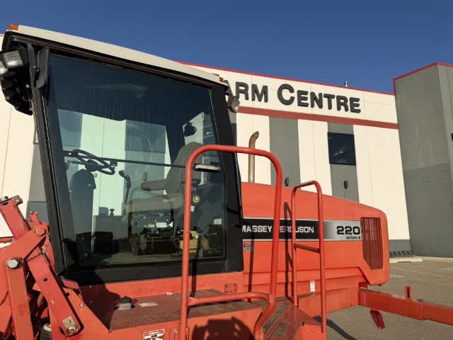 1999 Massey Ferguson 220II Windrower
