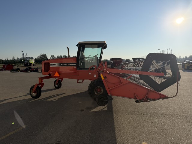 1999 Massey Ferguson 220II Windrower