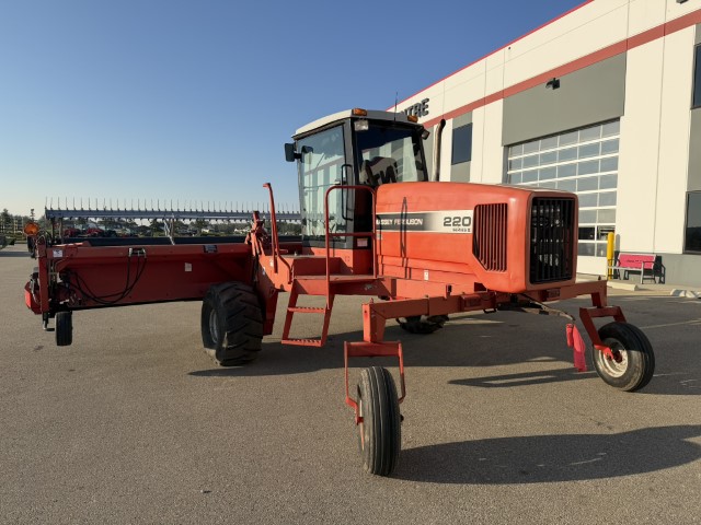 1999 Massey Ferguson 220II Windrower