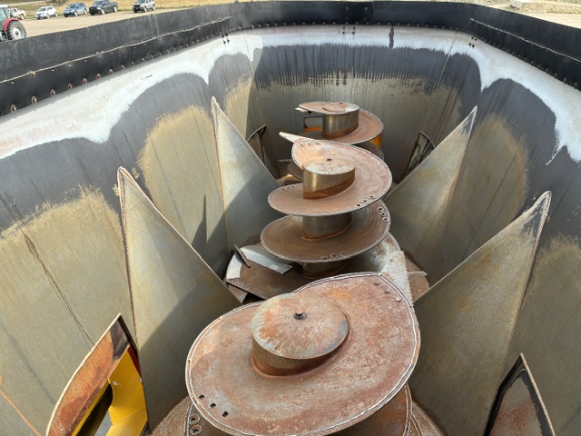 2021 Supreme 1500TR Vertical Feed Mixer