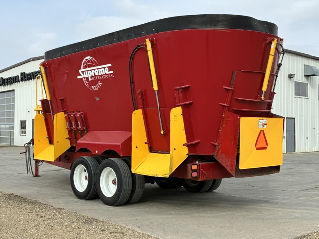 2021 Supreme 1500TR Vertical Feed Mixer
