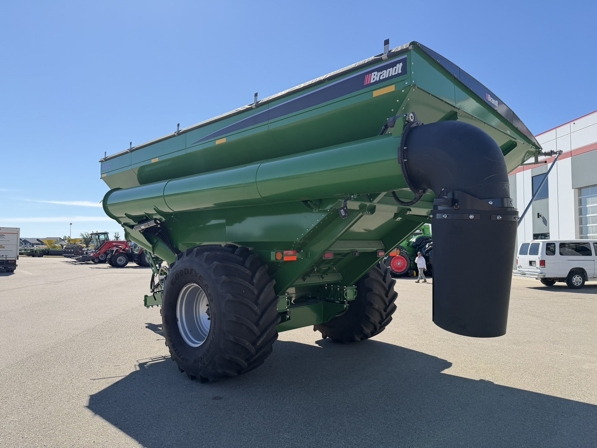 Brandt 1020XT Grain Cart