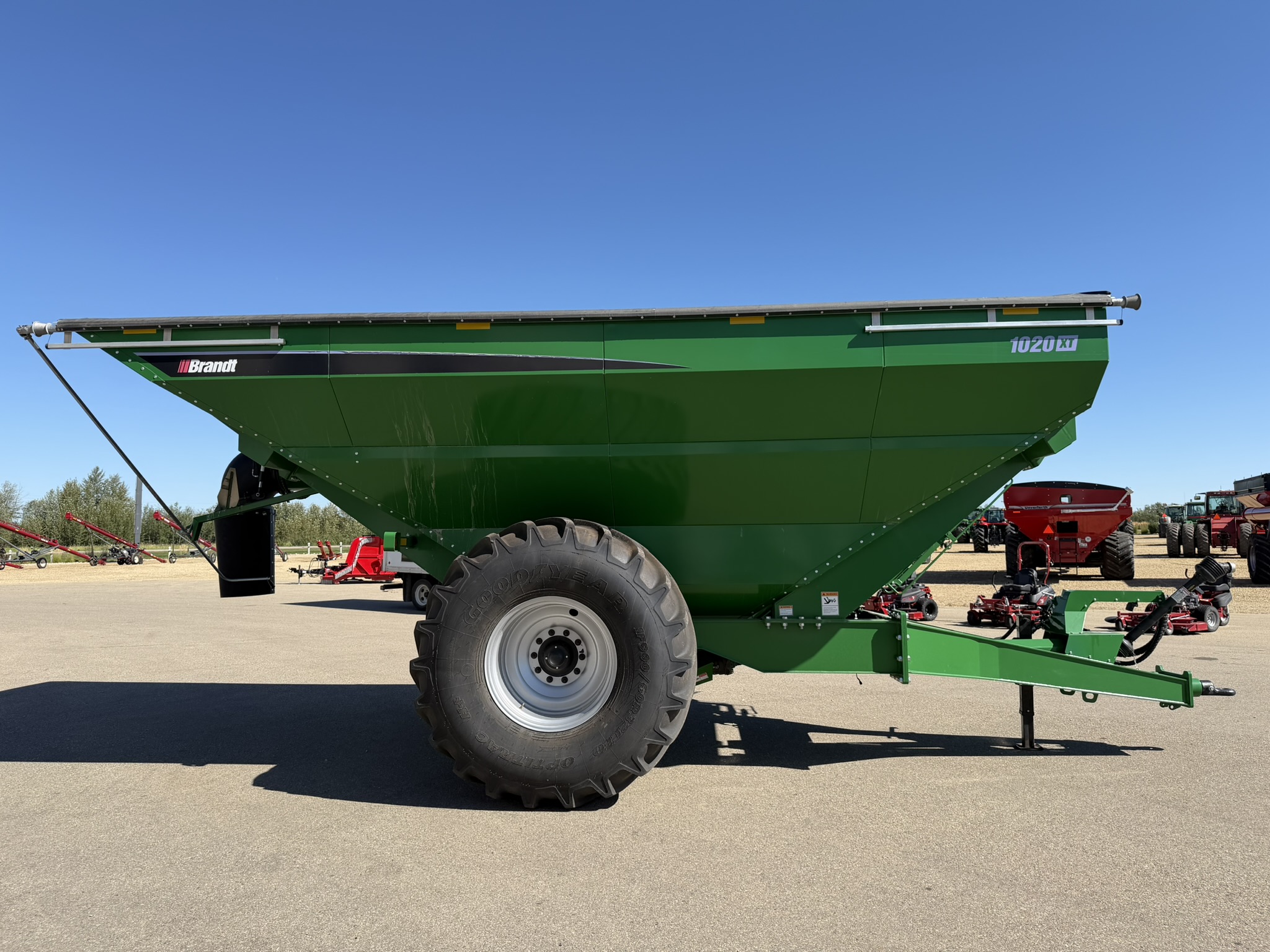 Brandt 1020XT Grain Cart