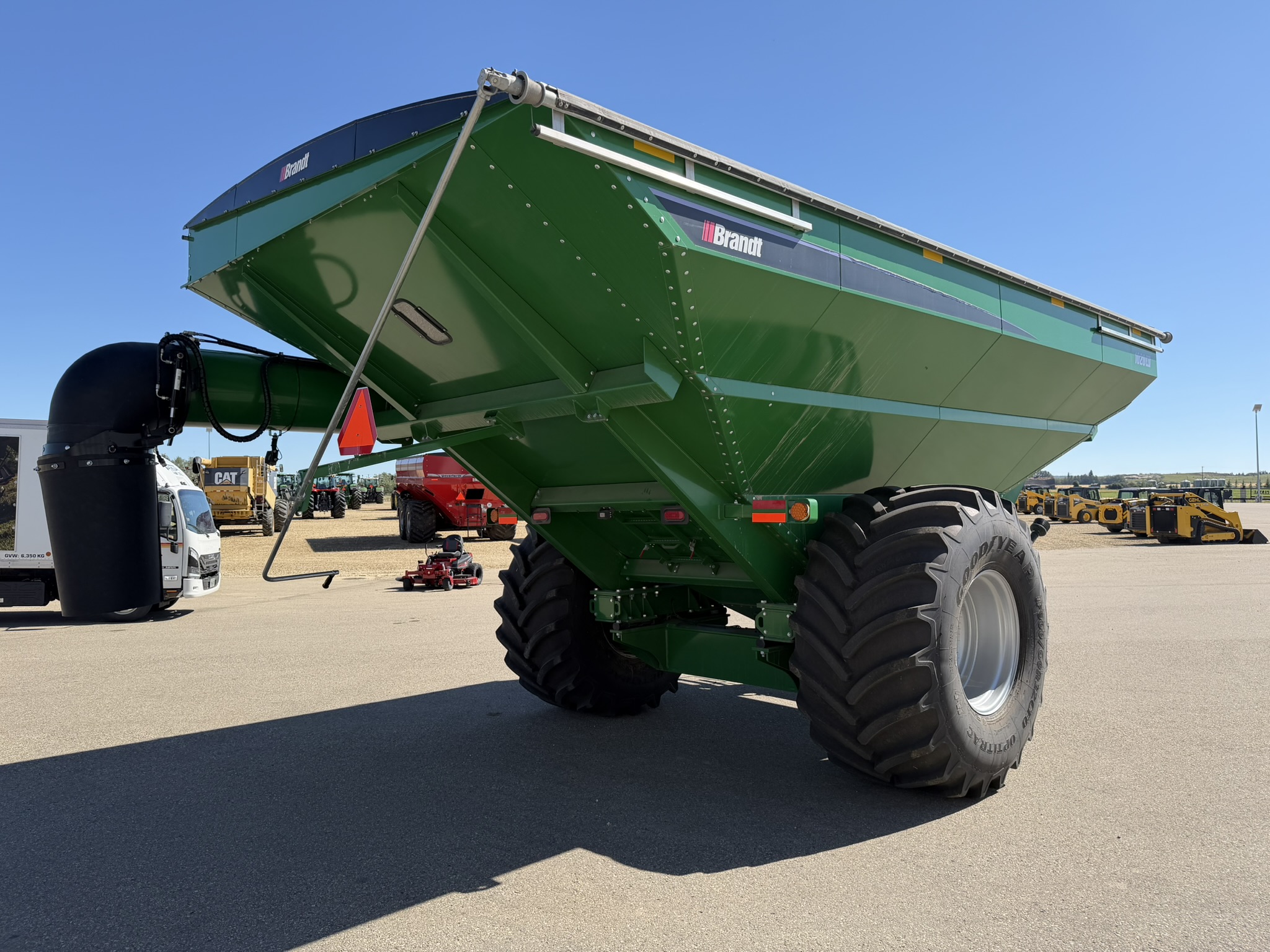 Brandt 1020XT Grain Cart